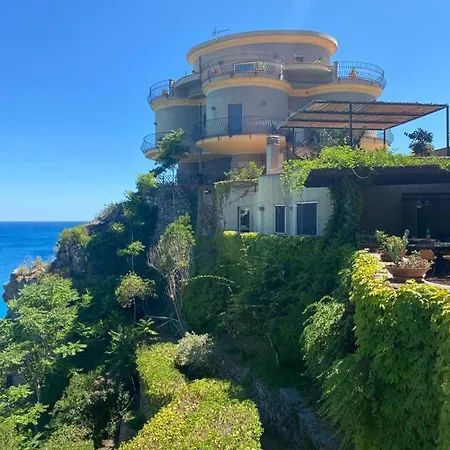 Alcado Villa *