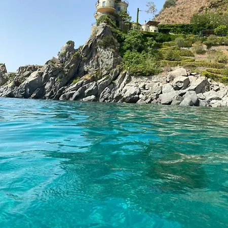 Villa Alcado *